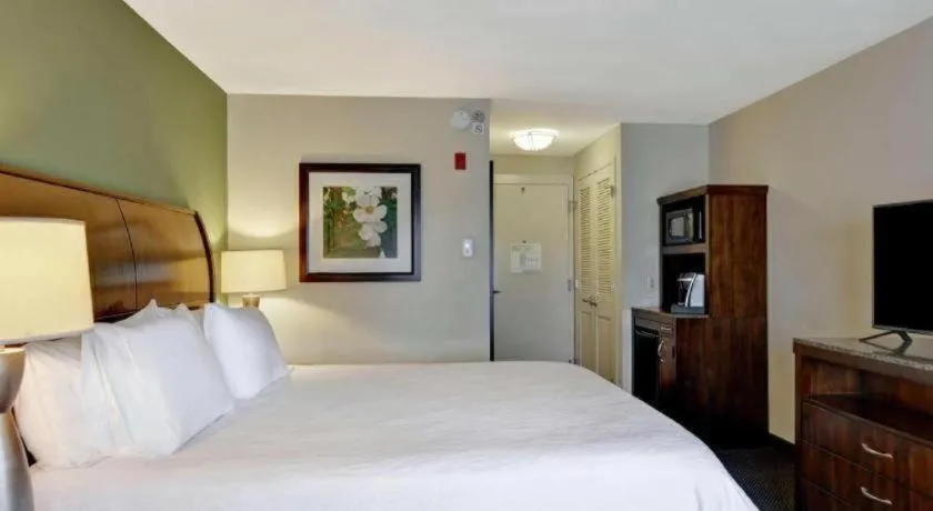 Bed in Hilton Garden Inn Green Bay