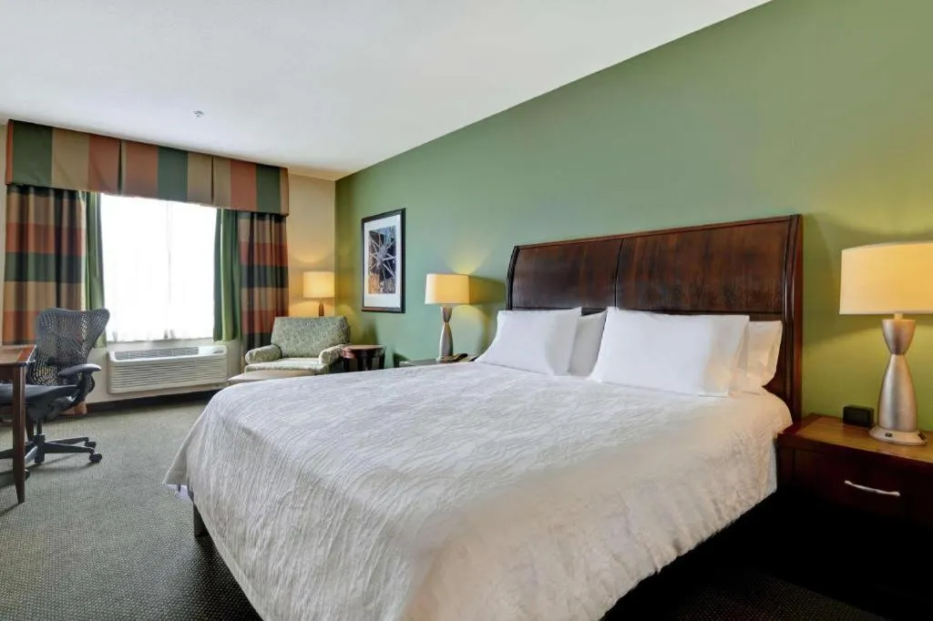 Bed in Hilton Garden Inn Green Bay