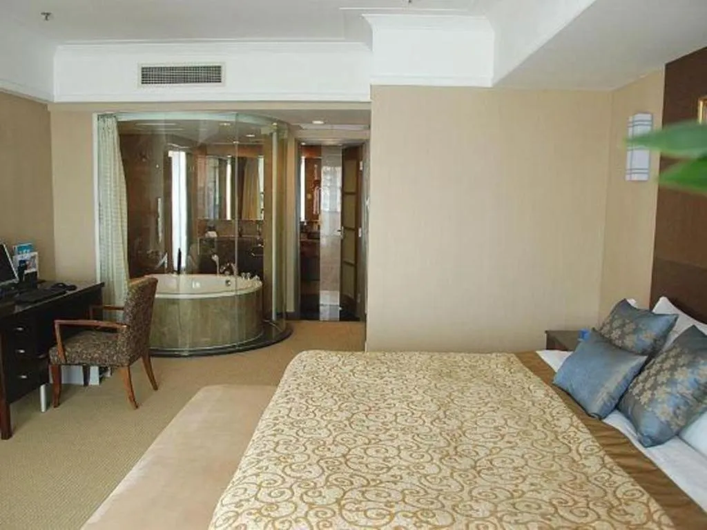 Bed in Dongying Blue Horizon Intenational Hotel