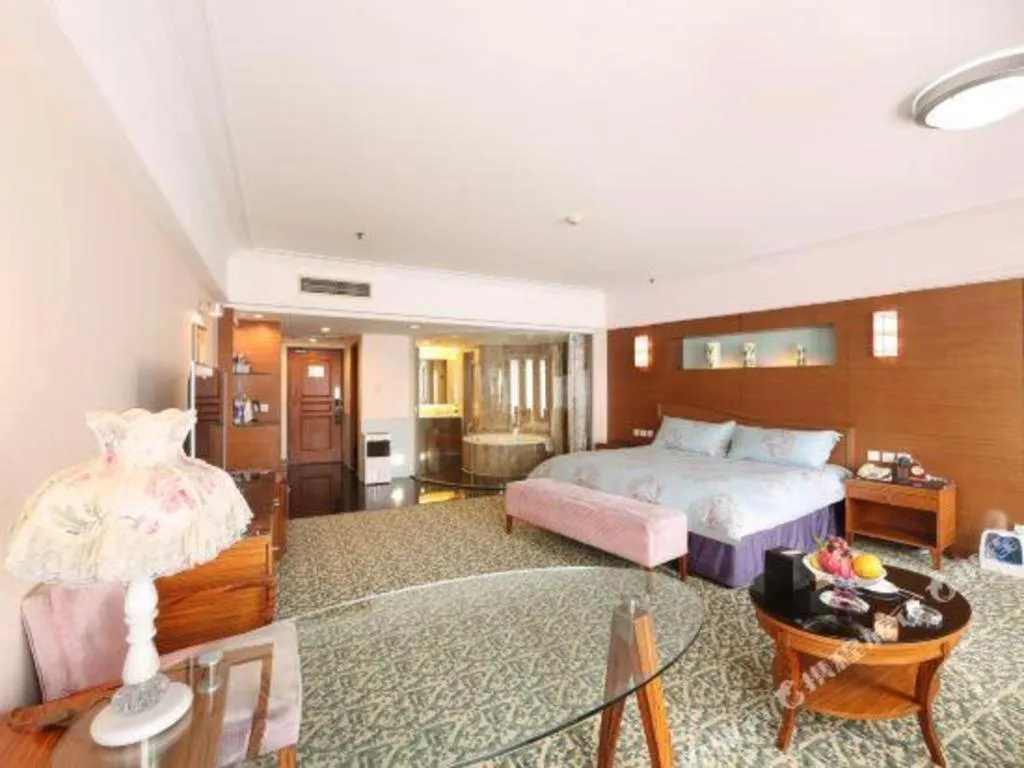 Bed in Dongying Blue Horizon Intenational Hotel