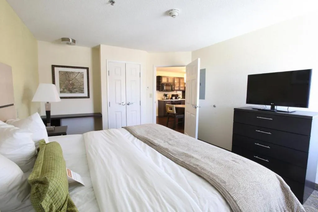Bed in Candlewood Suites Saint Joseph By IHG