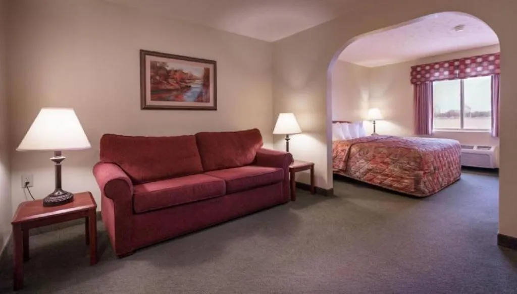 Bed in Supertel Inn And Conference Center