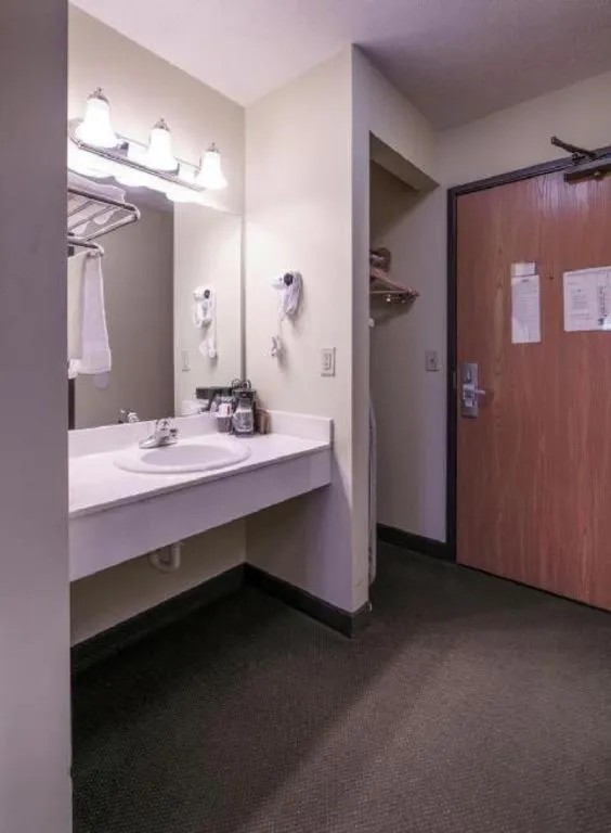 Supertel Inn And Conference Center