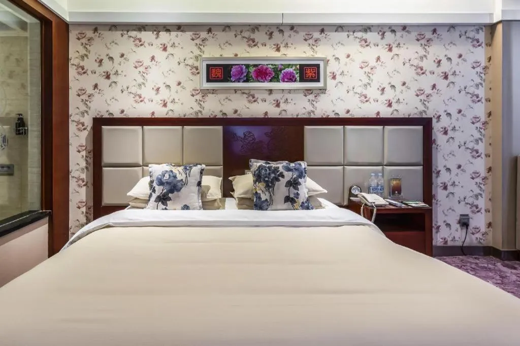Bed in New Friendship Hotel