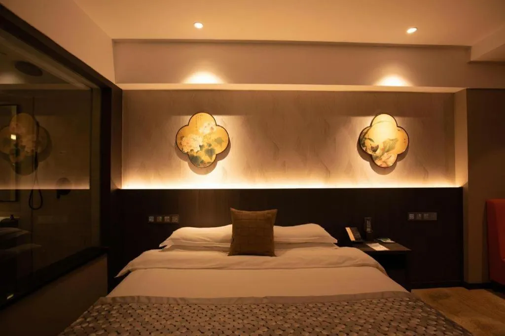 Bed in New Friendship Hotel