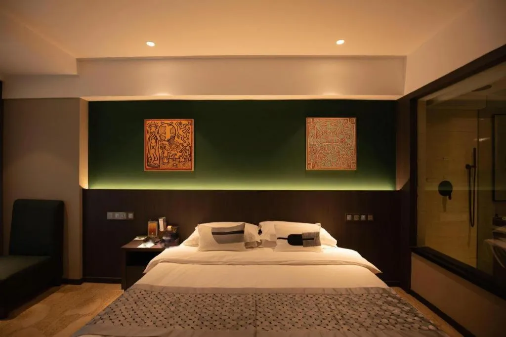 Bed in New Friendship Hotel