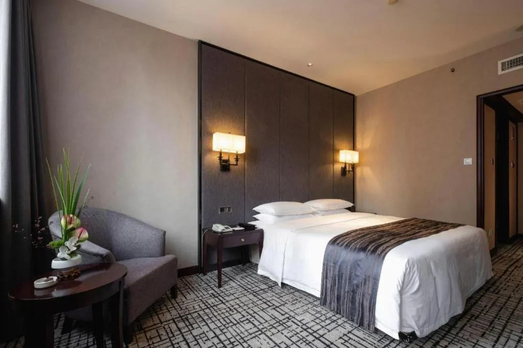 Bed in Green Westdon Hotel