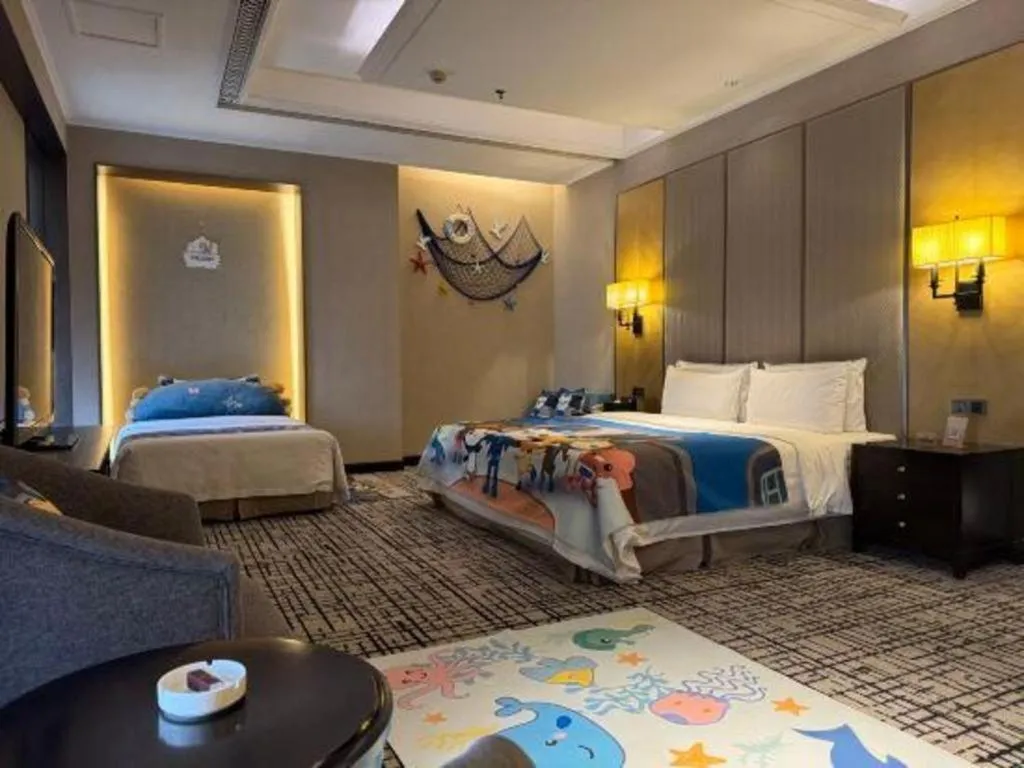 Bed in Green Westdon Hotel