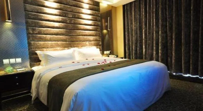 Bed in Green Westdon Hotel