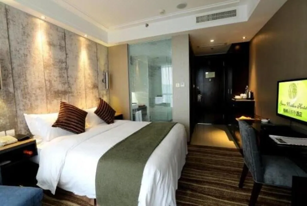 Bed in Green Westdon Hotel