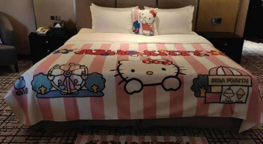 Bed in Green Westdon Hotel