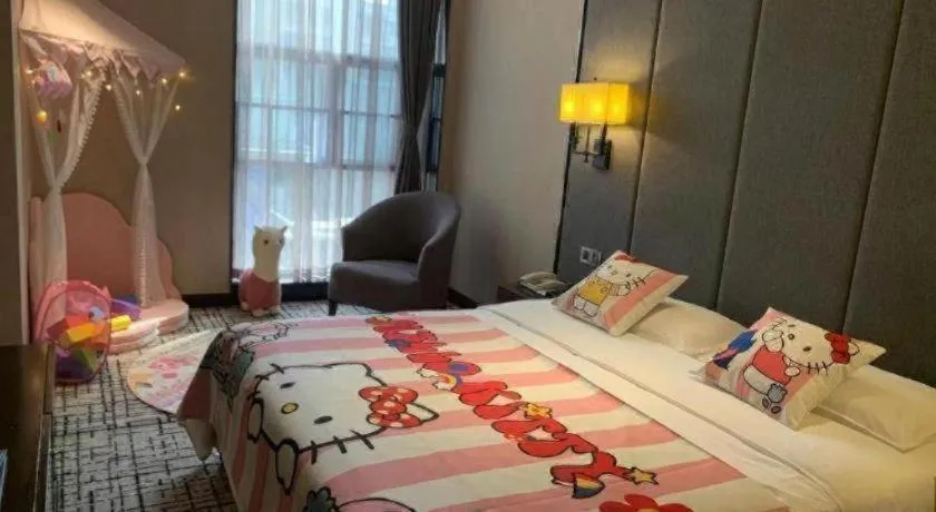 Bed in Green Westdon Hotel