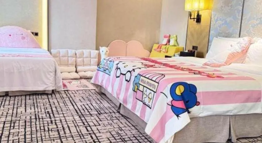 Bed in Green Westdon Hotel