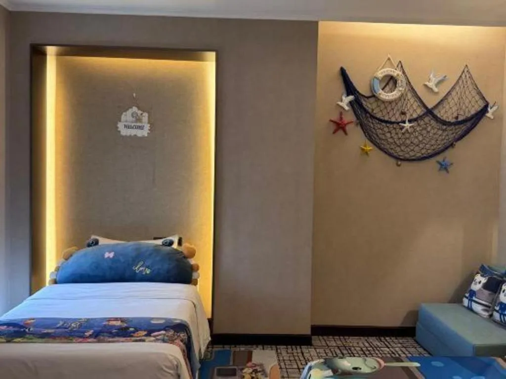 Bed in Green Westdon Hotel