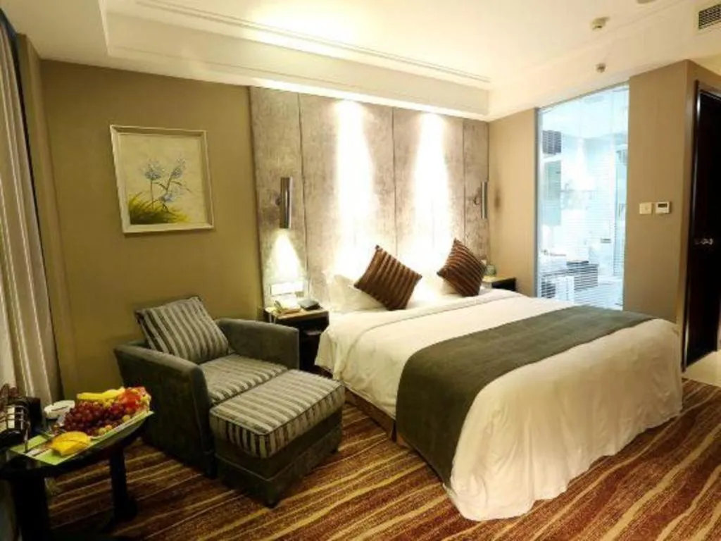 Bed in Green Westdon Hotel