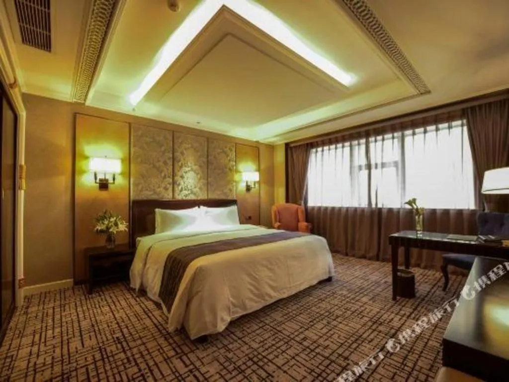 Bed in Green Westdon Hotel