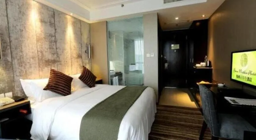 Bed in Green Westdon Hotel