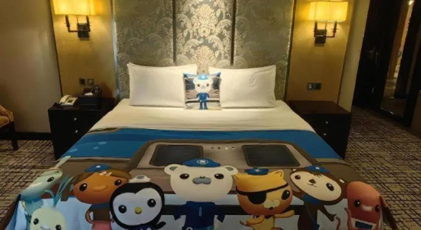 Bed in Green Westdon Hotel