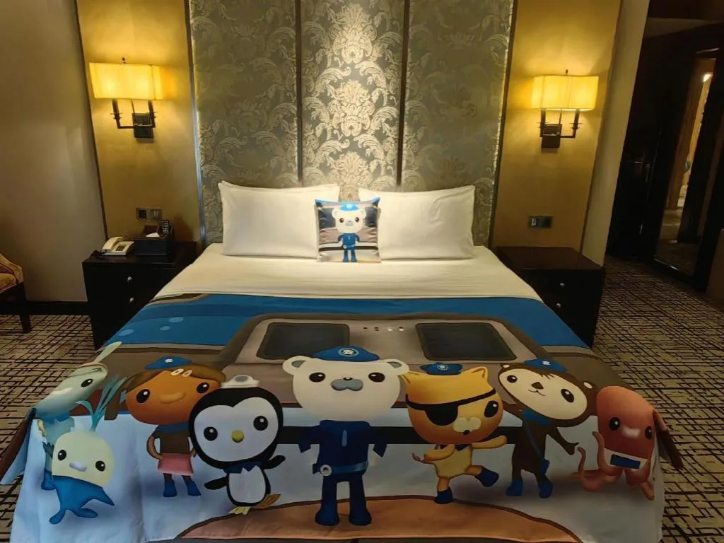 Bed in Green Westdon Hotel