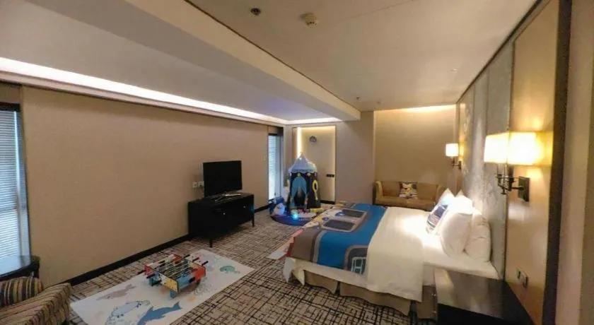 Bed in Green Westdon Hotel