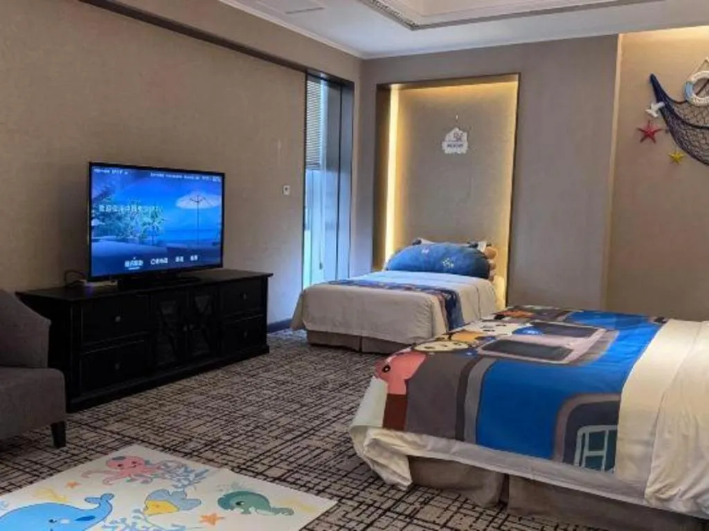 Bed in Green Westdon Hotel