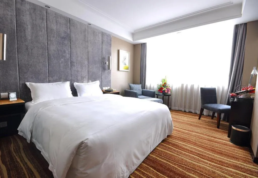 Bed in Green Westdon Hotel