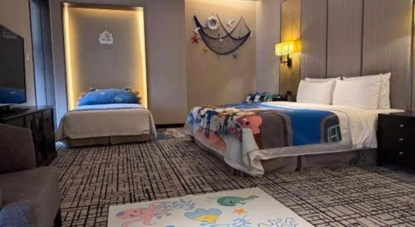 Bed in Green Westdon Hotel