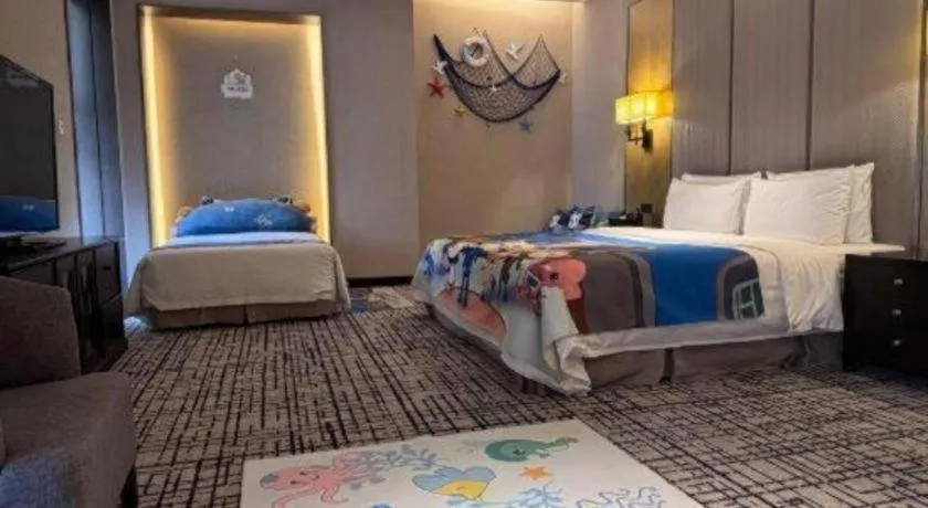 Bed in Green Westdon Hotel