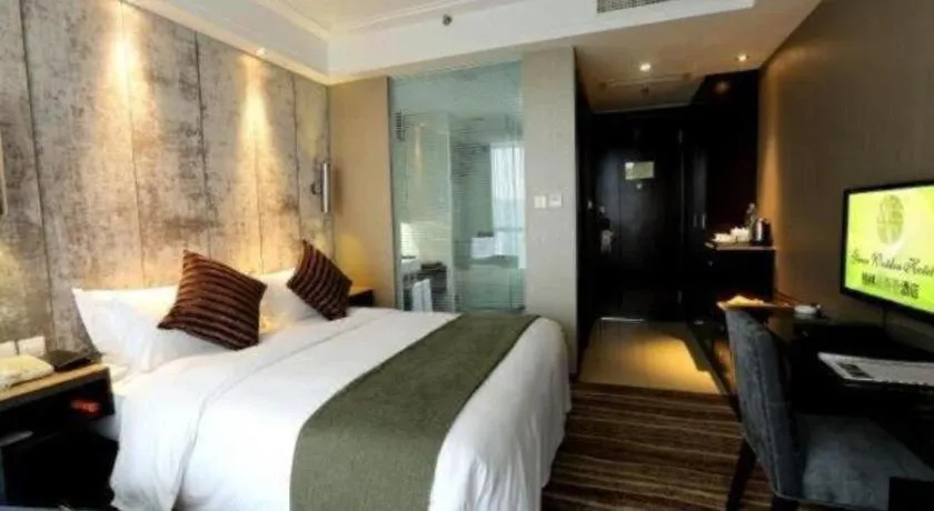 Bed in Green Westdon Hotel