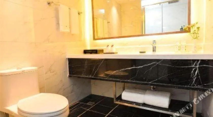 Chongqing River Romance Hotel