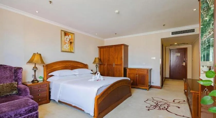 Bed in Chongqing River Romance Hotel