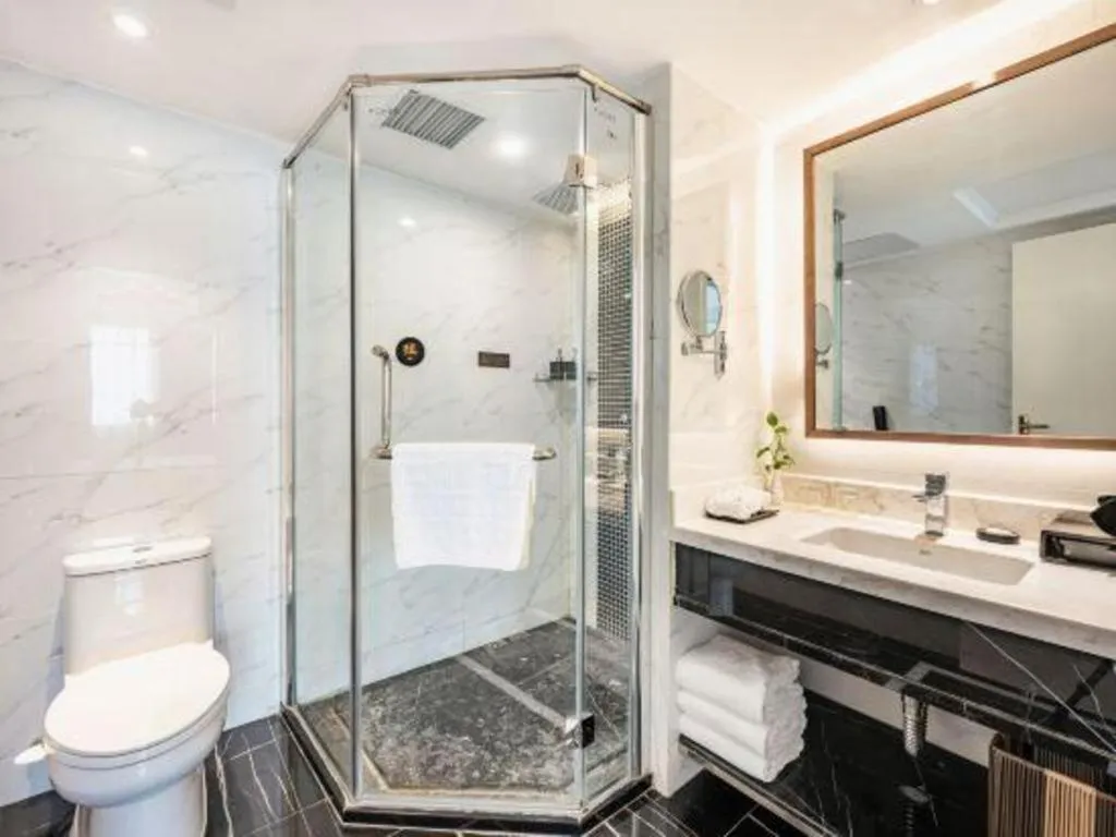 Chongqing River Romance Hotel