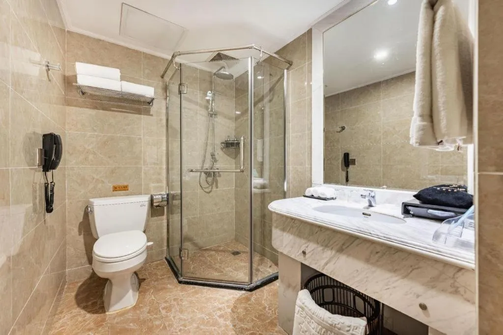 Chongqing River Romance Hotel