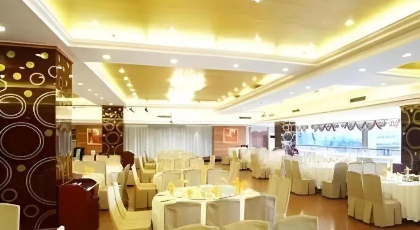 Chongqing River Romance Hotel