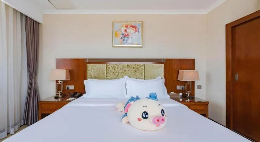 Bed in Chongqing River Romance Hotel