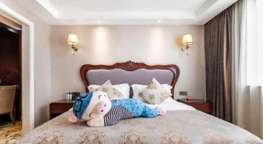 Bed in Chongqing River Romance Hotel