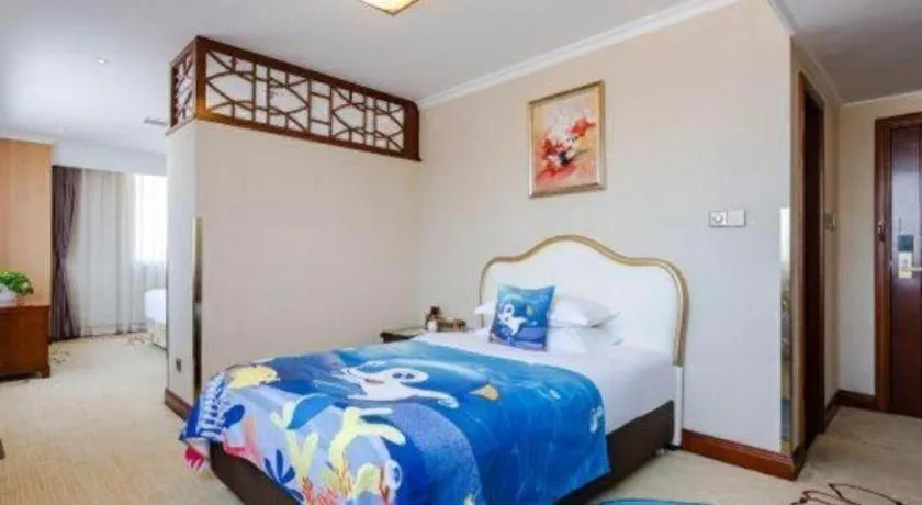Bed in Chongqing River Romance Hotel