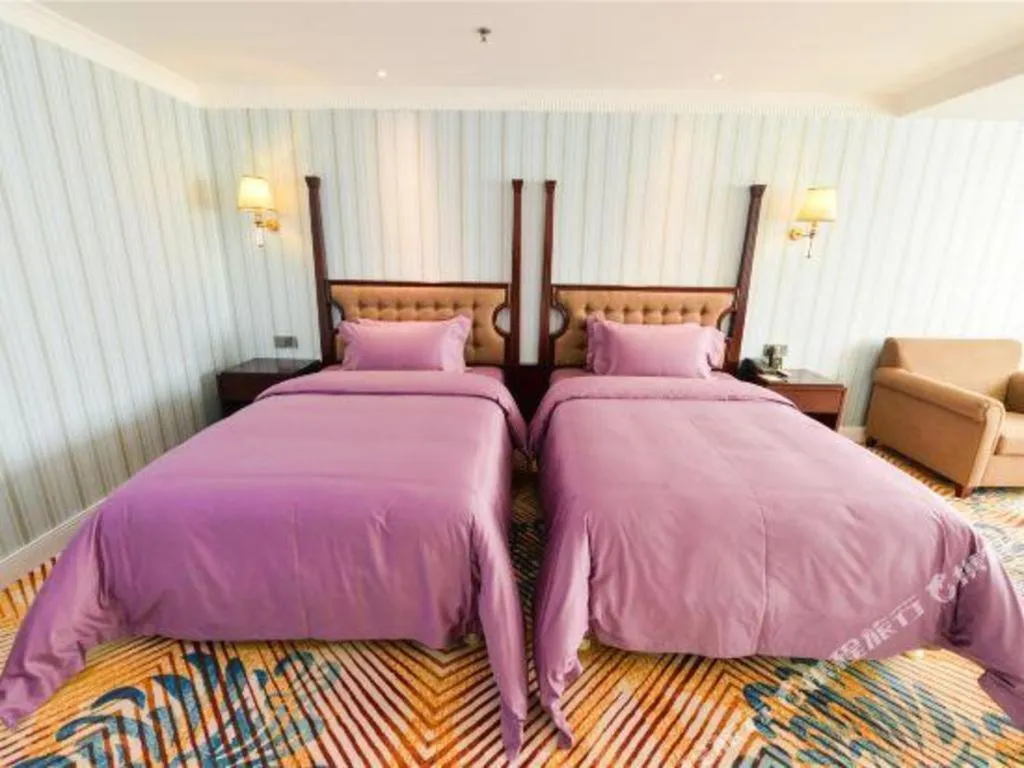 Bed in Chongqing River Romance Hotel