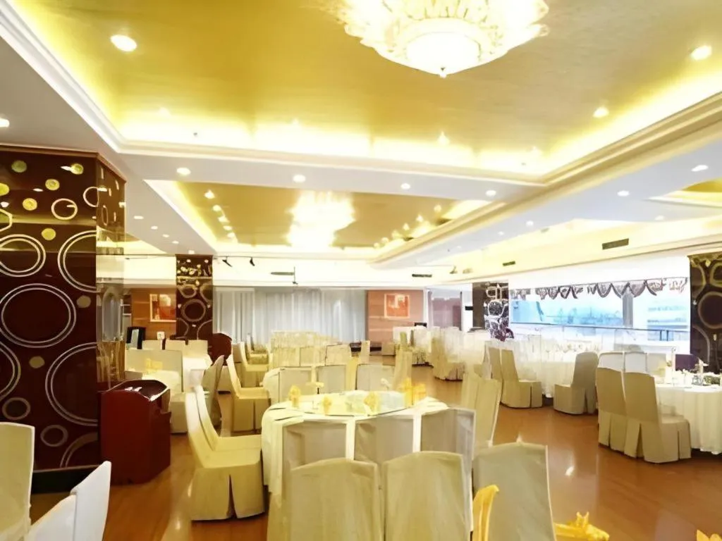 Chongqing River Romance Hotel