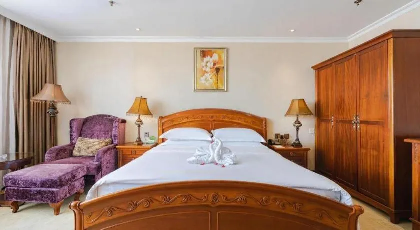 Bed in Chongqing River Romance Hotel