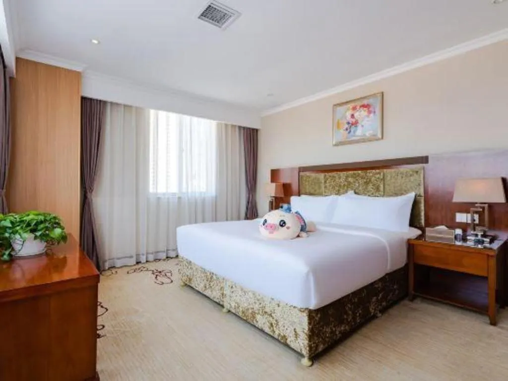 Bed in Chongqing River Romance Hotel