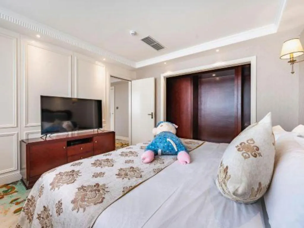 Bed in Chongqing River Romance Hotel