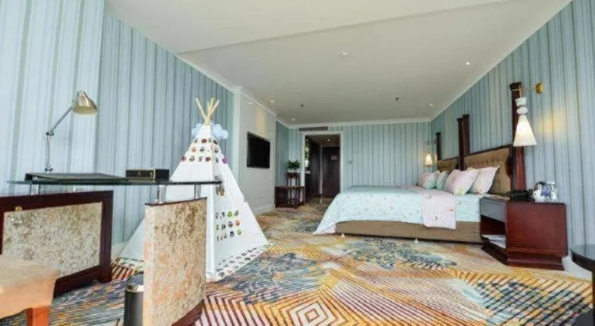 Bed in Chongqing River Romance Hotel