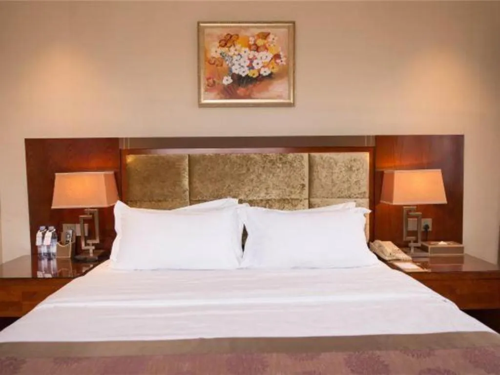 Bed in Chongqing River Romance Hotel