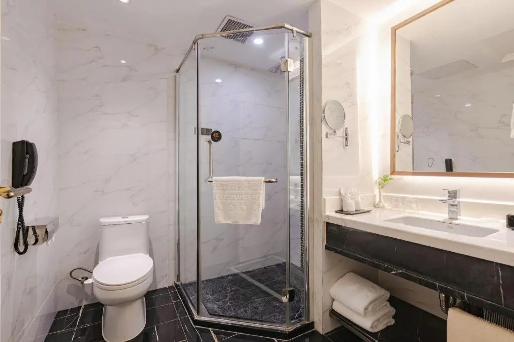 Chongqing River Romance Hotel