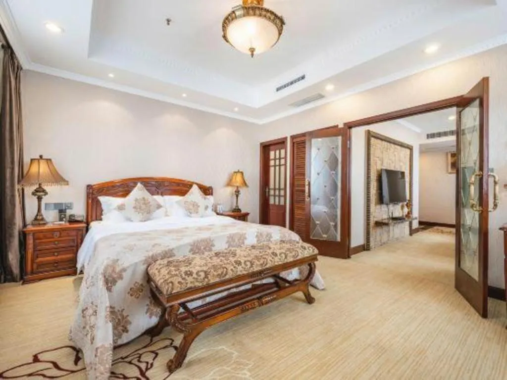 Bed in Chongqing River Romance Hotel