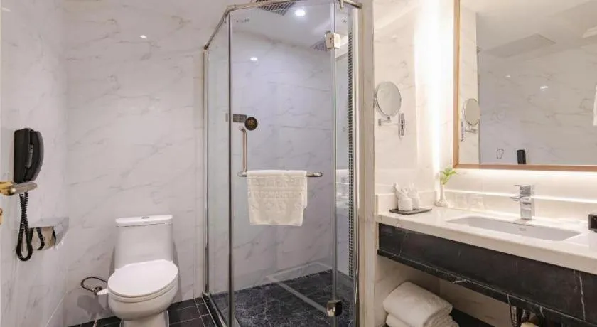 Chongqing River Romance Hotel