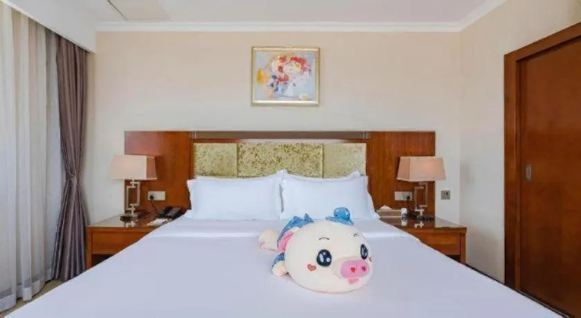 Bed in Chongqing River Romance Hotel