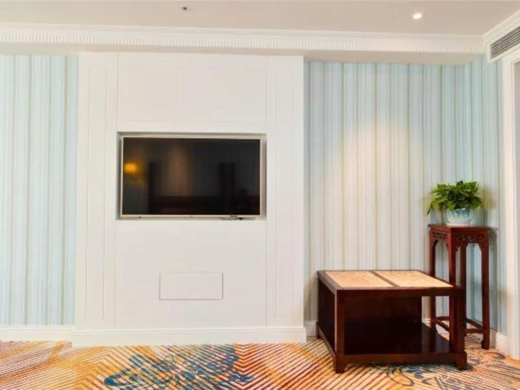 Chongqing River Romance Hotel