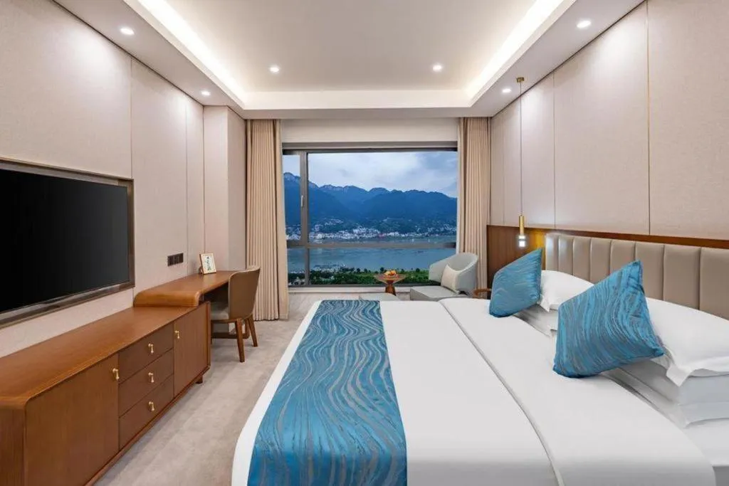 Bed in Yichang Three Gorges Project Hotel